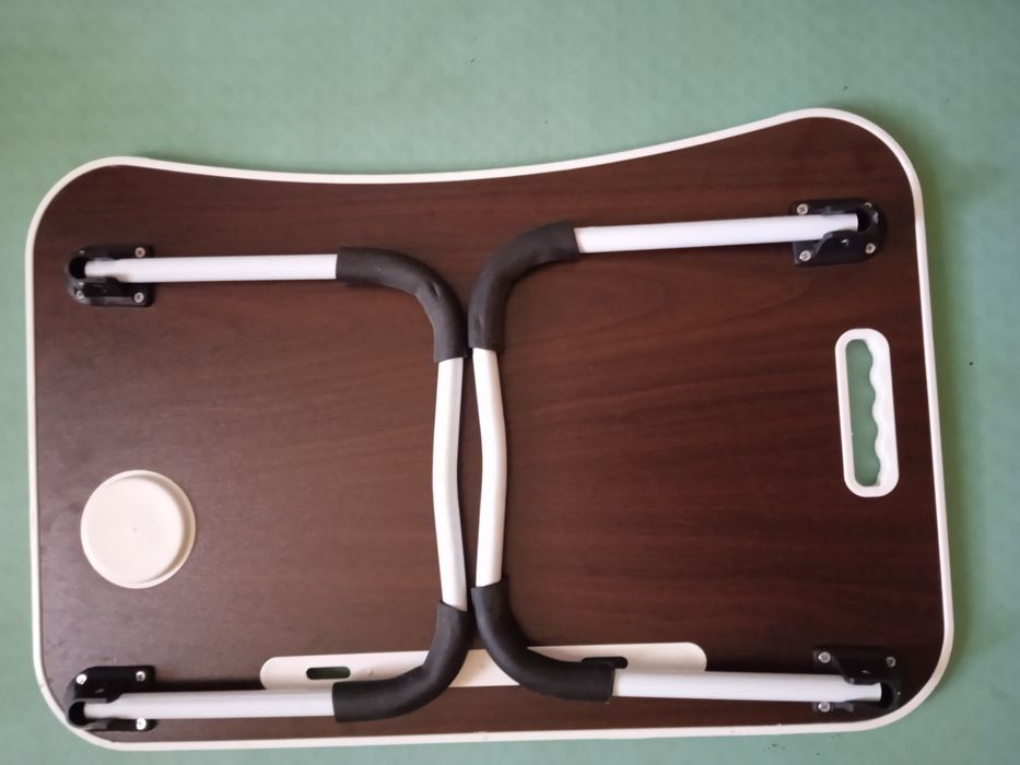 Столик для ноутбука