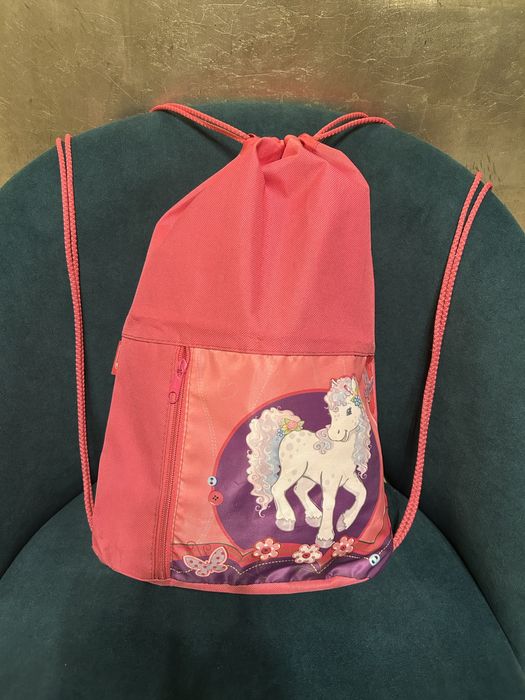 Рюкзаки и сумки для девочек