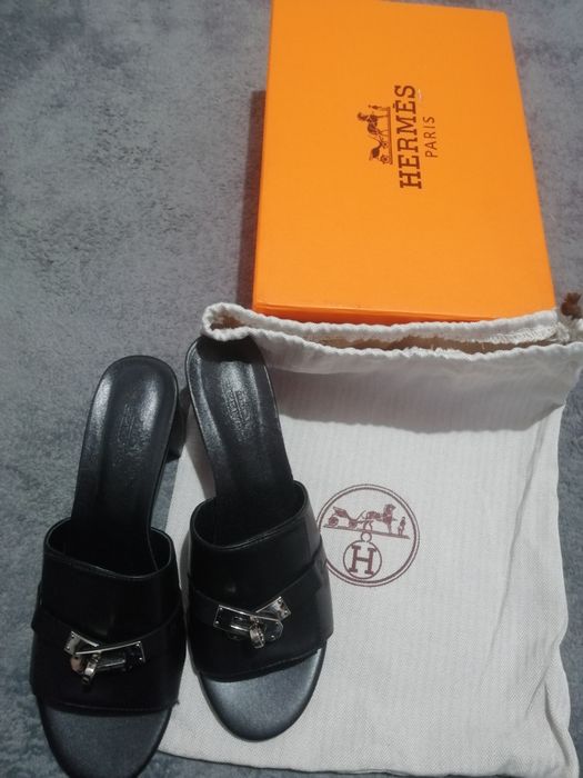 Sandale tip papuc piele 100% negre model deosebit noi mărime 38
