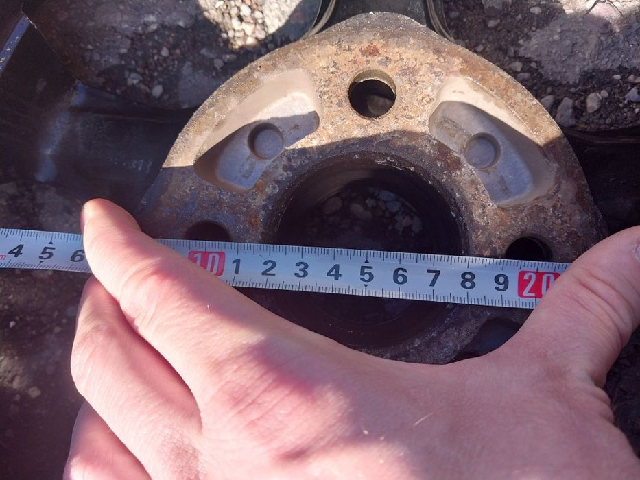 Диски R13 с резиной на Ваз.