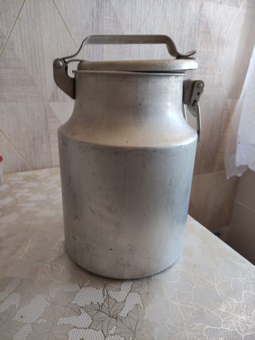 Бидон 10 литров продам