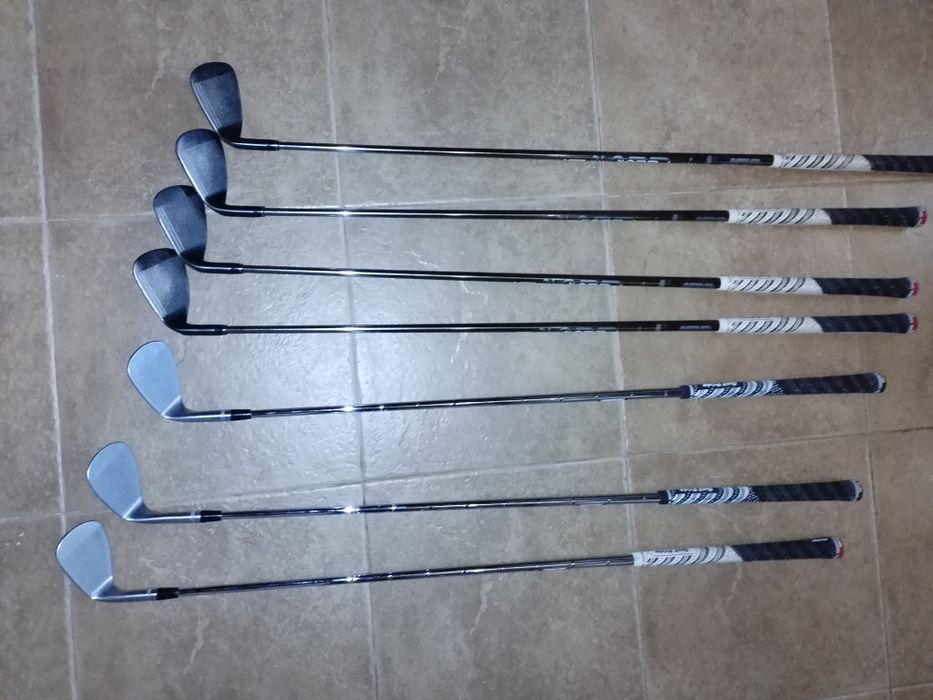 Чанта за голф, стикове и лазер