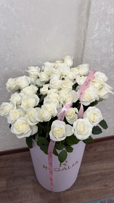 Цветы в коробке свежие