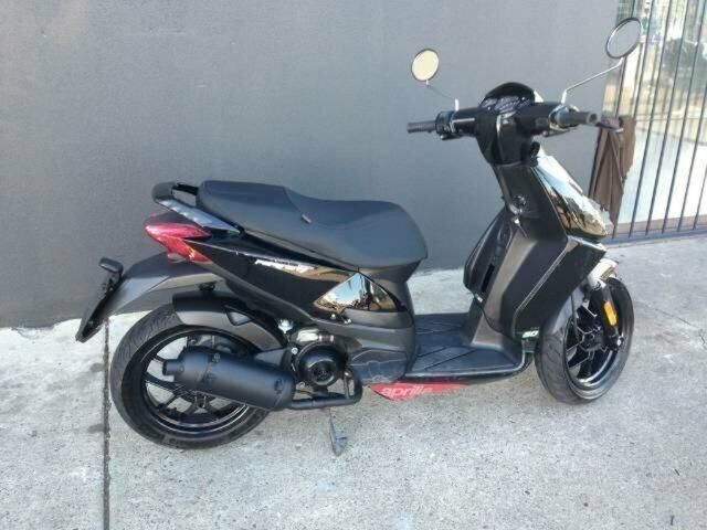 Aprilia sportcity ONE спортсити оне лан Скутер мотопед НА ЧАСТИ