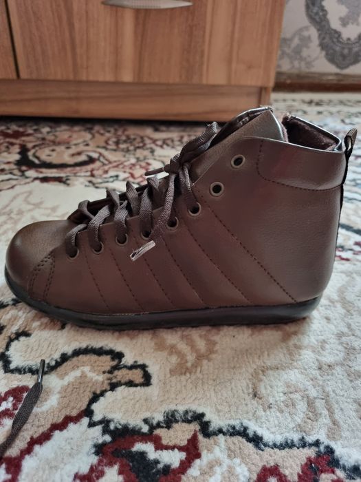 Детские ботинки.