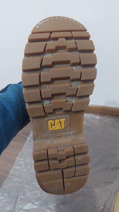 Продаются берцы (полусопожки) от брэнда CAT. Размер 40, в хорошем сост