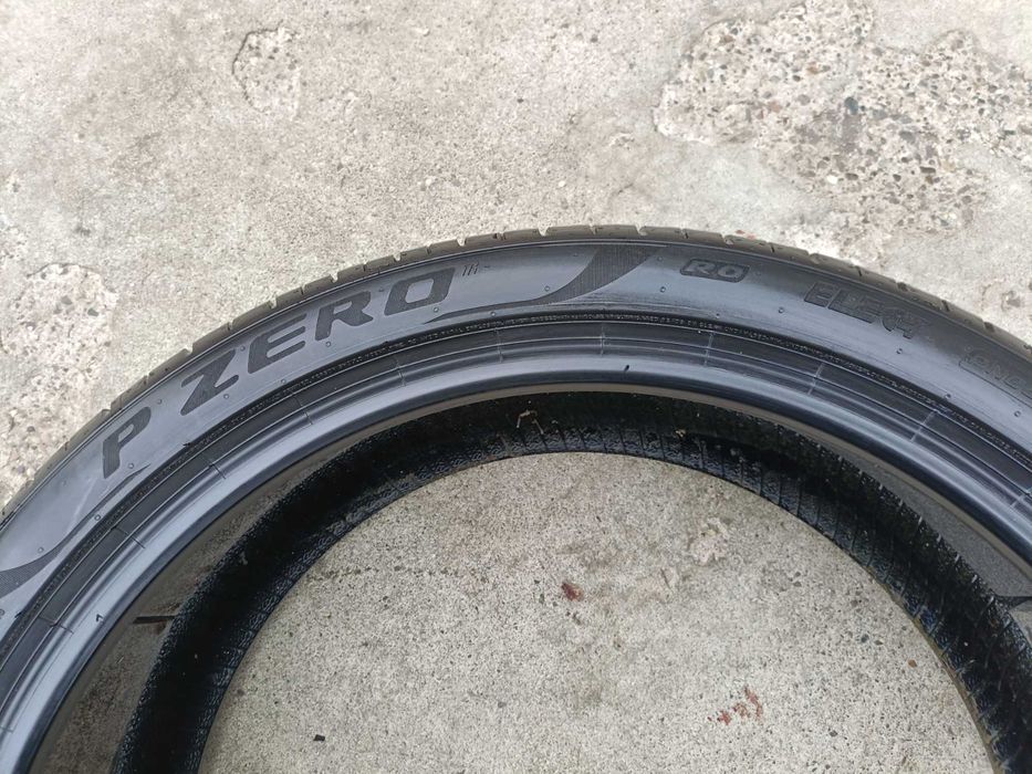 O anvelopa de vara 245 40 21 pirelli p zero pz4 profil 7 mm dot 2025