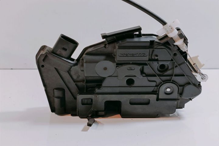 Broasca Usa  stanga fata 5N2837015C Volkswagen VW Passat CC prima gen