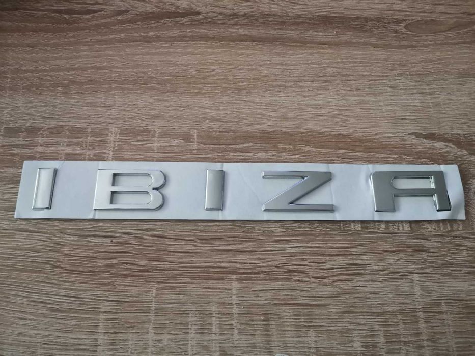 сребрист надпис Seat Ibiza стар стил