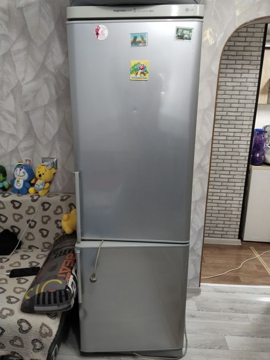 Холодильник experesscool LG продам на запчасти