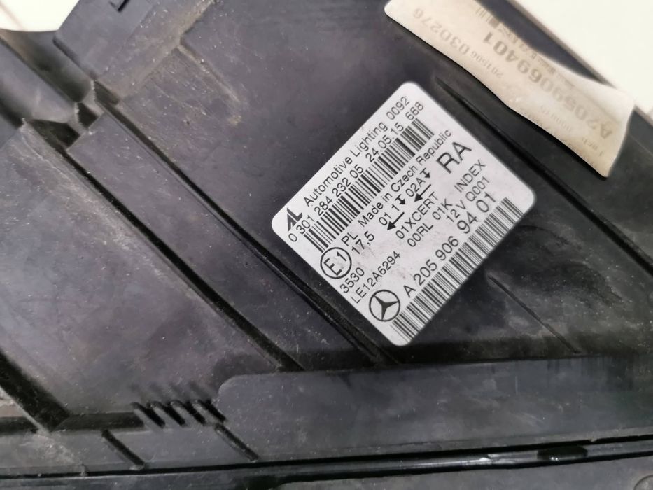 Mercedes w205 десен фар лед