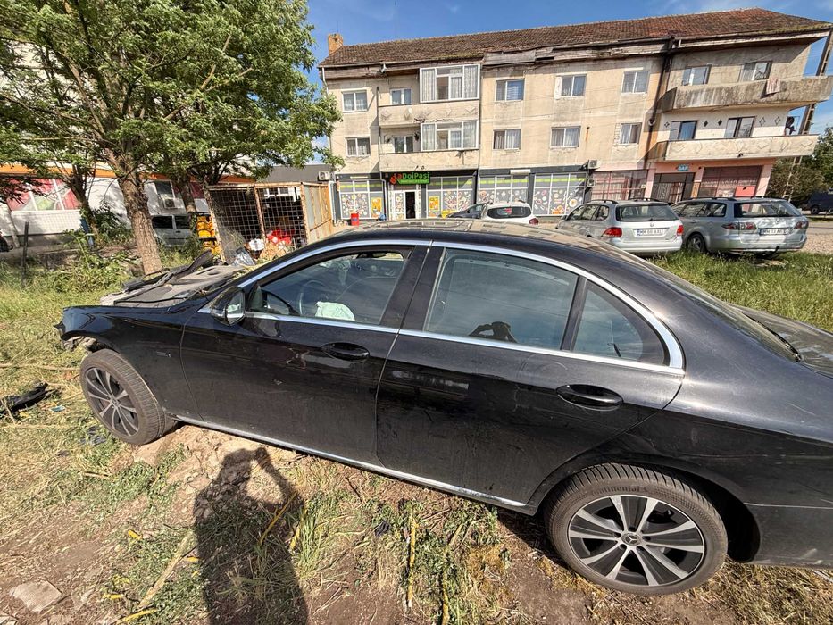 Daună Totală Mercedes-Benz E 300 e 4MATIC (W213 Facelift) - Baterie PHEV, Spate și Interior Burmester INTACTE