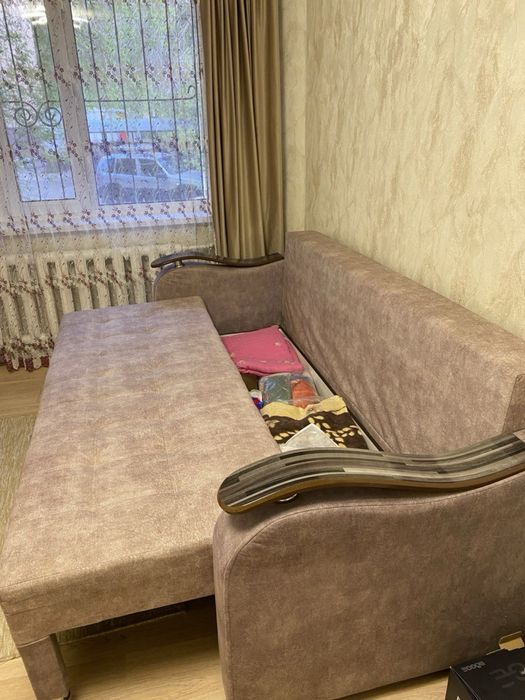 Диван коричневый, раскладной