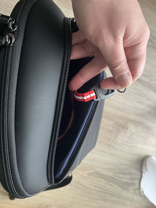 Тънка и компактна раница за лаптоп