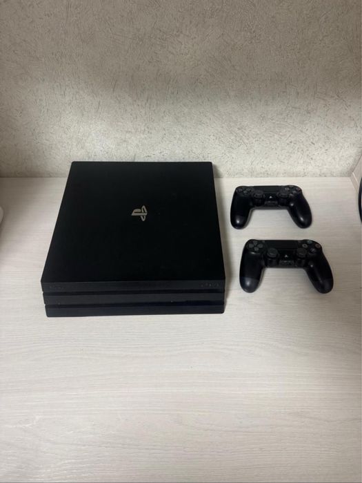 PS 4 PRO 1 TB срочно