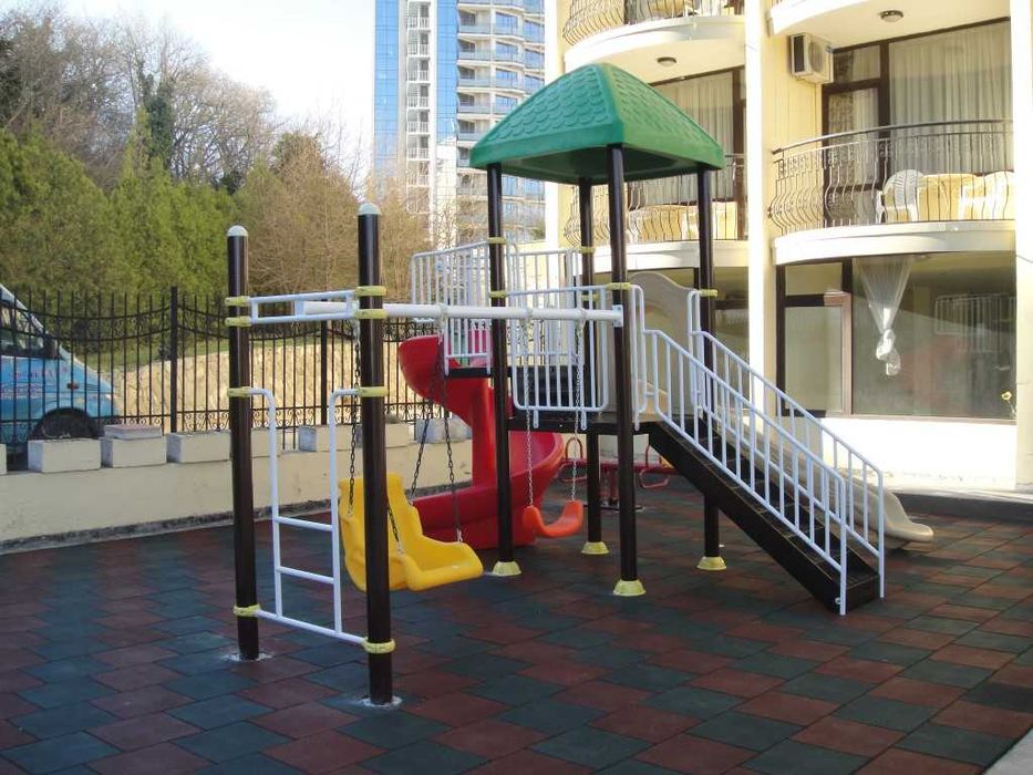 Изграждане на детски площадки и открит фитнес