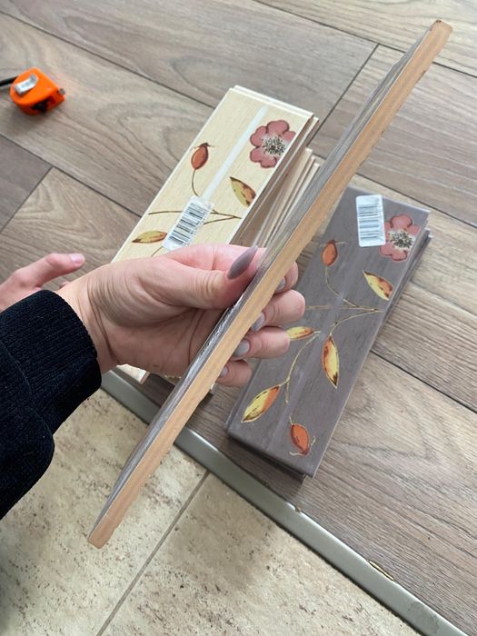 Brâu faianță decorativa model floral