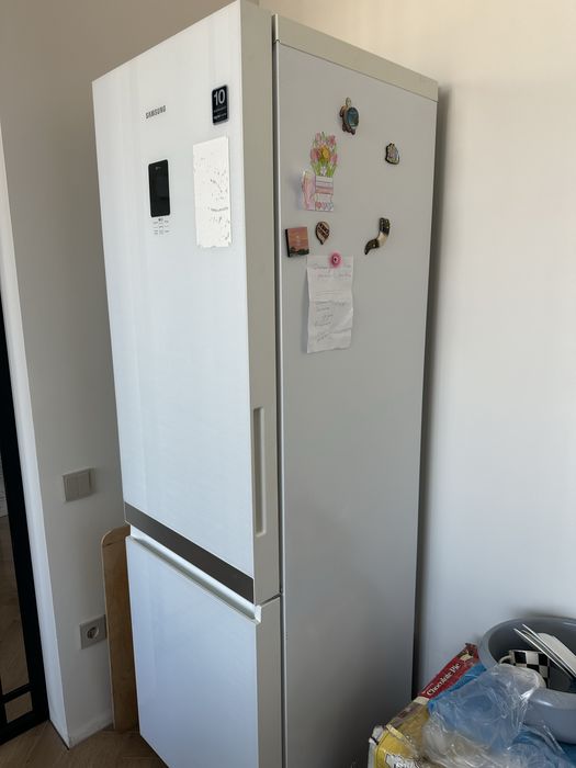 Холодильник Samsung