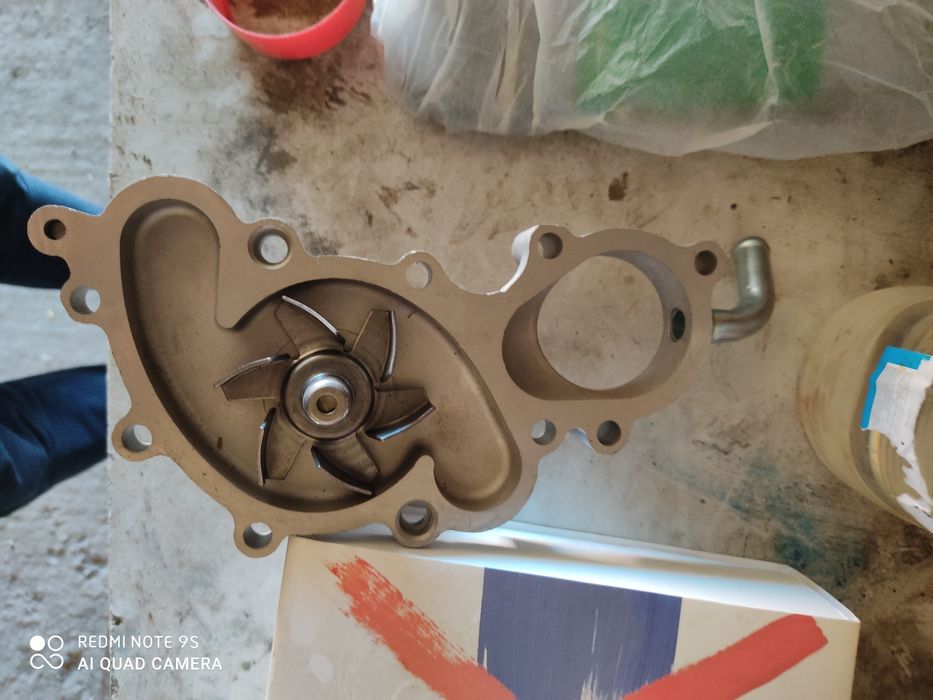 Помпа 4runner форанер Surf