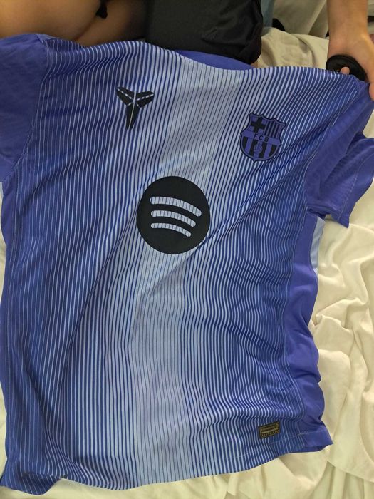 Tricou albastru