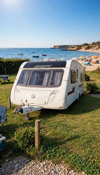 Rulota de inchiriat Swift Charisma 550 | 5 locuri | Off-Camping | 300 RON / zi