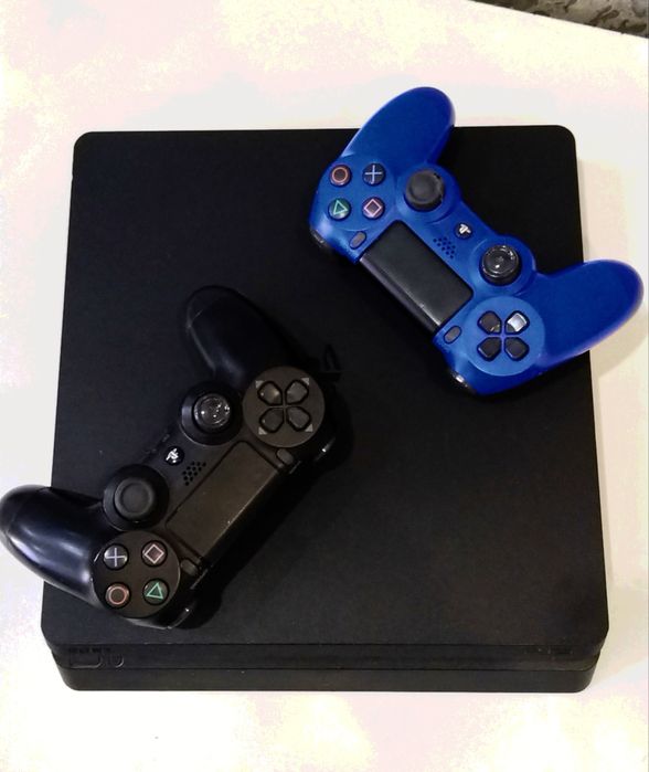 ps4 с играми и джостиками
