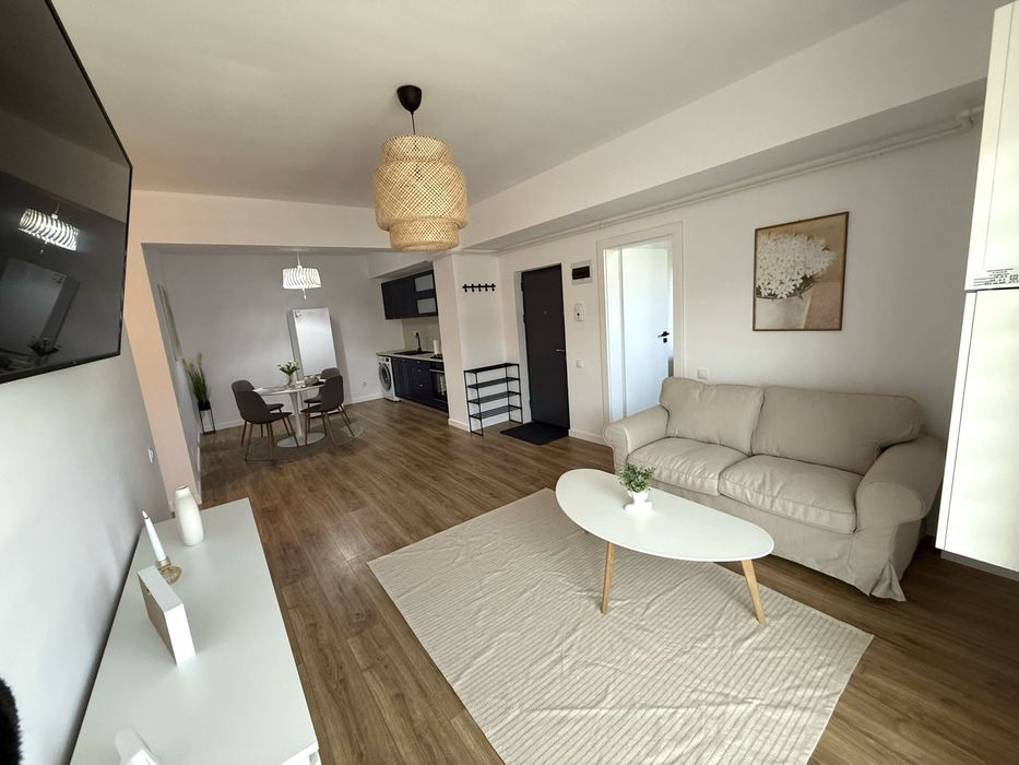 Inchiriez apartament