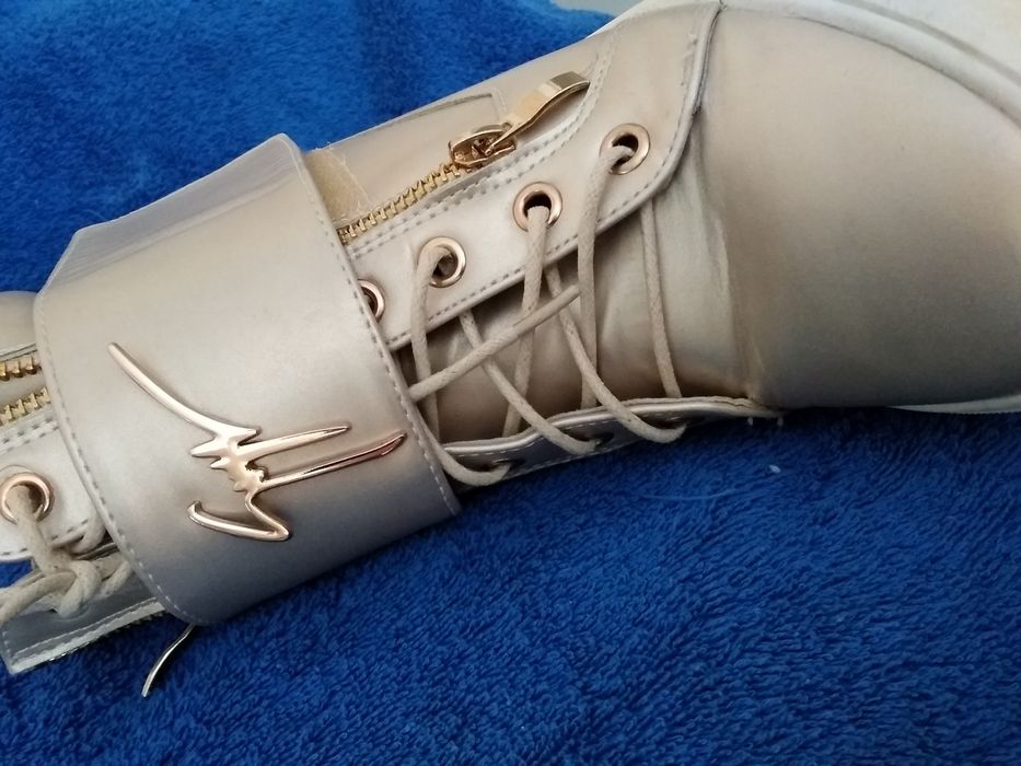 Сникерсы,обувь стильная