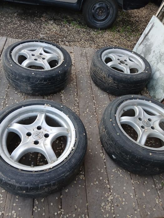 Продам титановые диски с резиной.