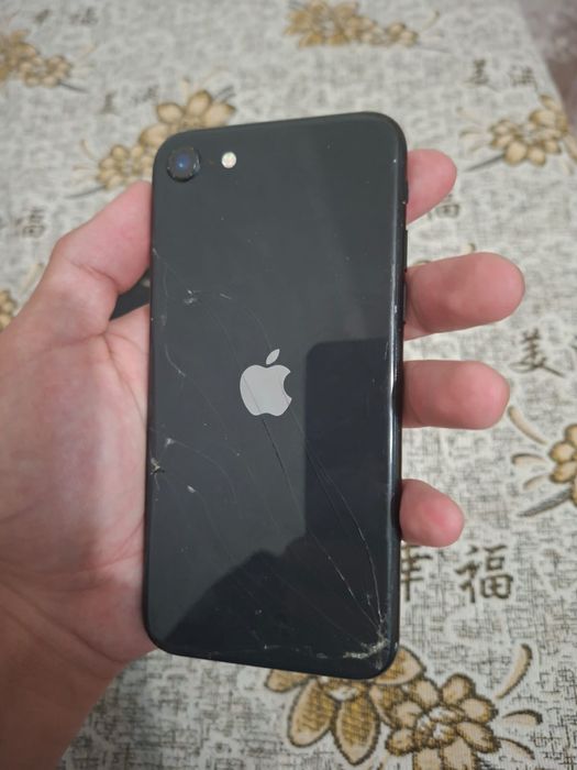Продам iPhone se 2020 64gb
