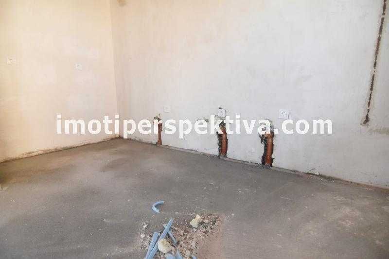 Продава се Многостаен апартамент в Пловдив, Остромила - 180 кв.м за 973 €/кв.м - Снимка #4