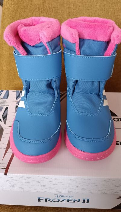 Нови ADIDAS зимни ботуши, 32 номер.