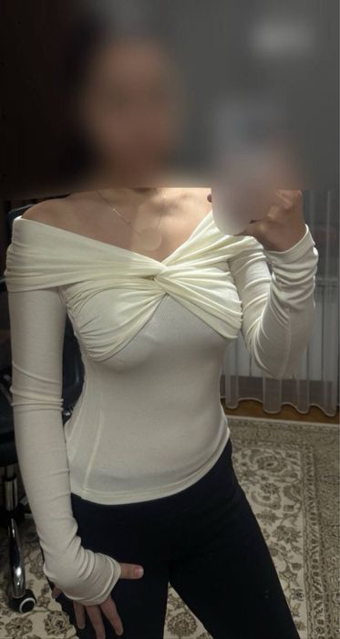 продам женскую нарядную кофточку