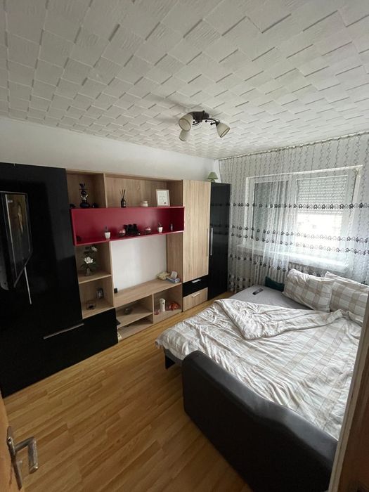 Vând apartament 3 camere