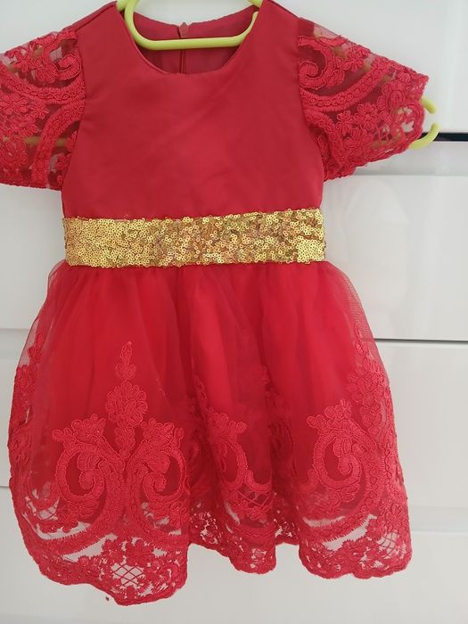 Червени рокли по 7 лв