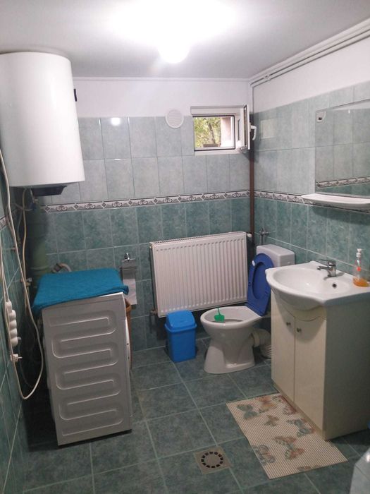 Inchiriez apartament 2 camere ( studio) la curte