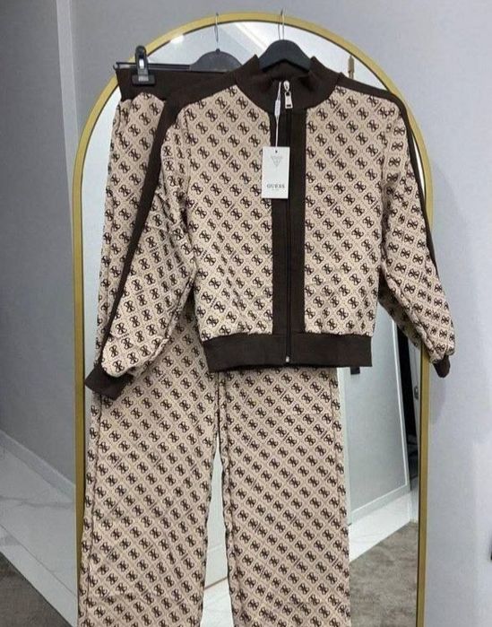 Compleu dama diferite modele