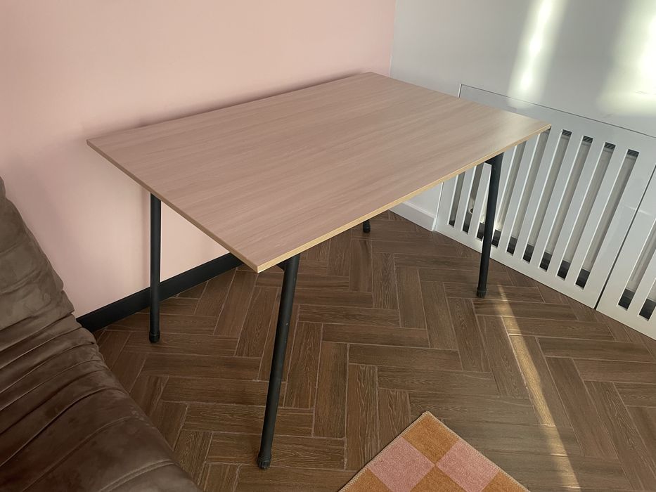 Стол в идеальном состоянии