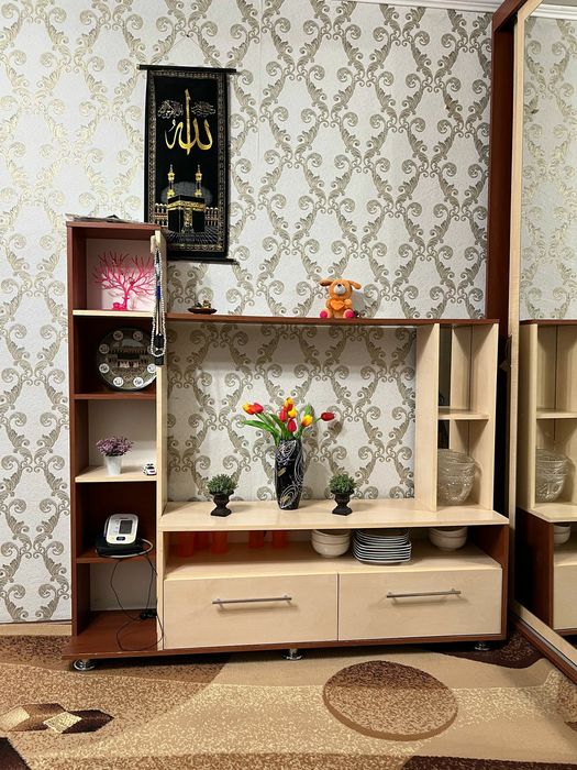 Продам горку для гостиной