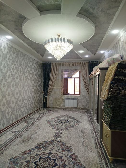 Karmana tumani "Malikrabot" qo'rg'oni hovli sotiladi