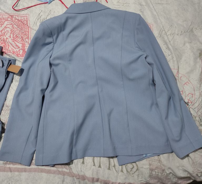 Дамски костюм, размер 42