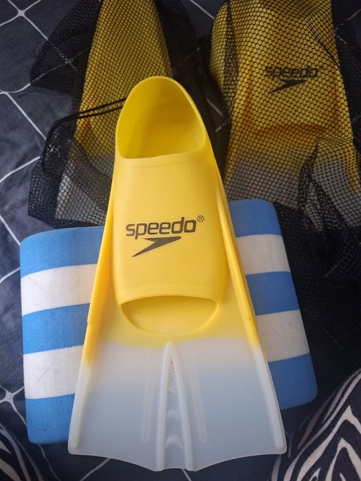 Продаётся ласты размеры30 32