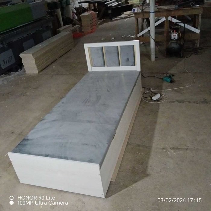 krovat arzon.krovat sotiladi.bir kishilik krovat.односпальная.