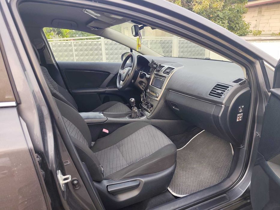 Toyota Avensis T27