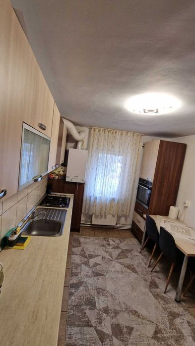 Vand apartament 4 camere