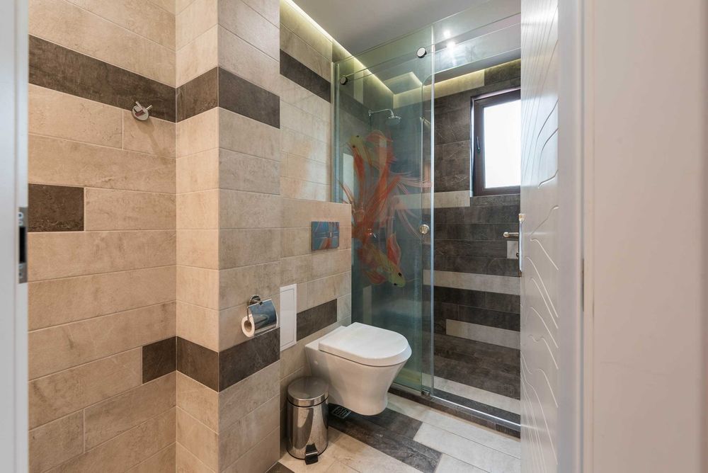 Продава се Тристаен апартамент в Варна, Левски - 135 кв.м за 1473 €/кв.м - Снимка #18