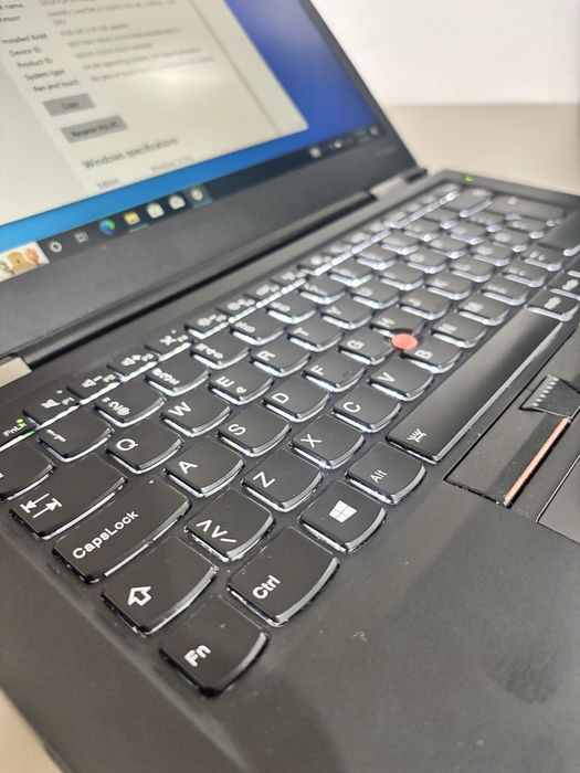 Lenovo X1 Carbon• i7-6600U• 8gb ram• 256gb• bateria 3-4 ore