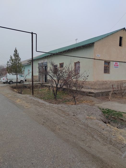 Xovli sotiladigan, 6 sotiq. 5 xona, katej variat qilingan,