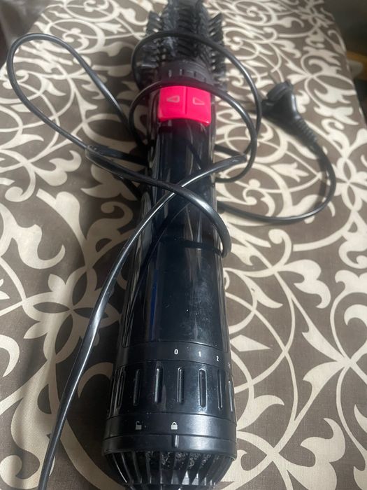 Продам фен для волос вращающийся