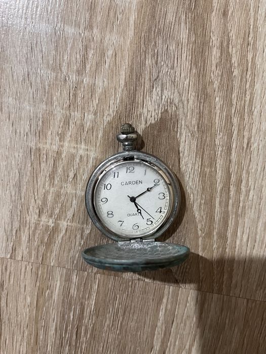 Часовник Carden.